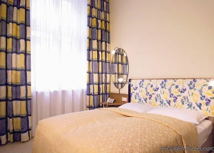 Starlight Renngasse 4*