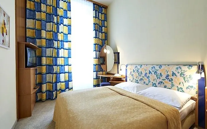 Starlight Renngasse 4*